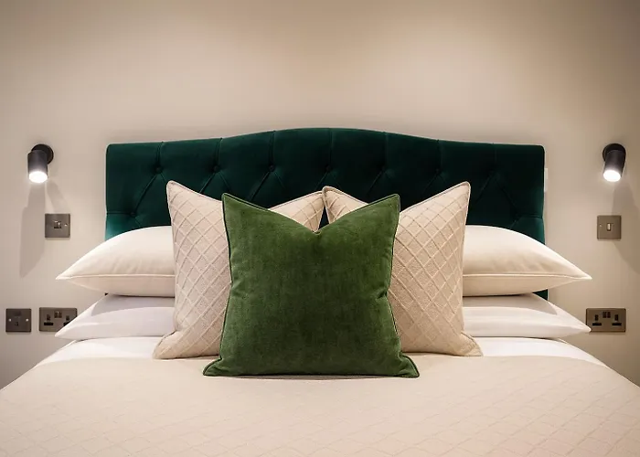 Heart Of Gem 2 Bed 2 Bathroom *