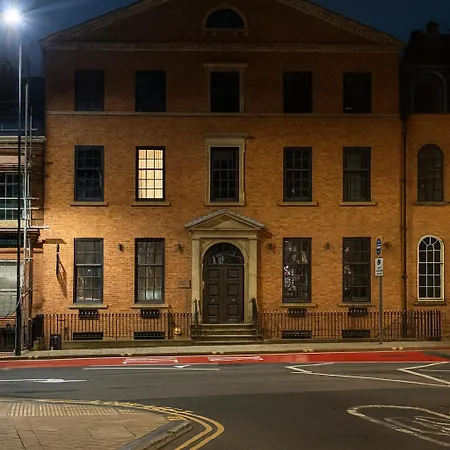 Heart Of Gem 2 Bed 2 Bathroom Apartment Leeds (West Yorkshire)