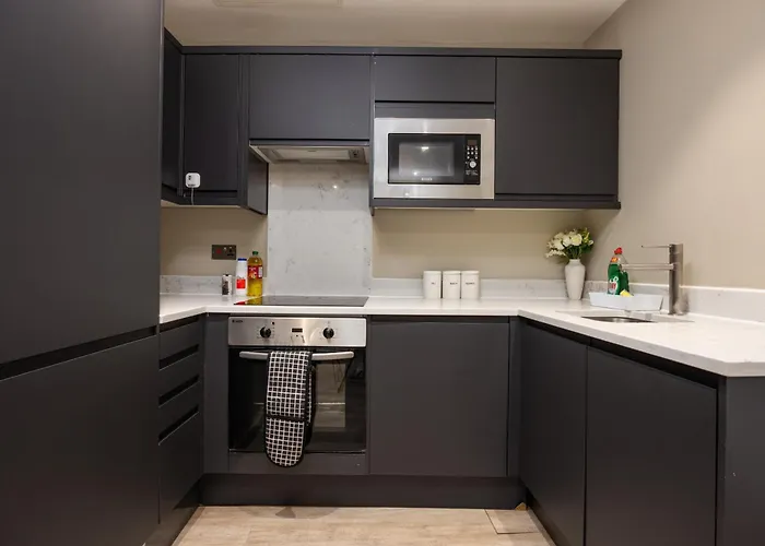 Heart Of Gem 2 Bed 2 Bathroom ليدز