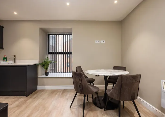 Heart Of Gem 2 Bed 2 Bathroom * ليدز