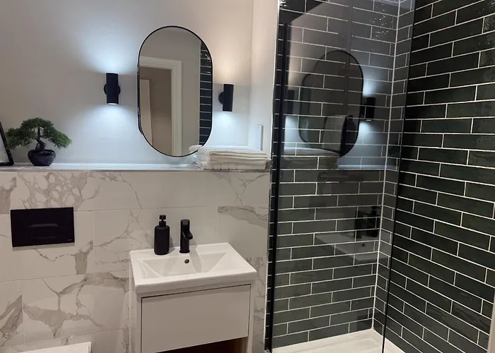 Heart Of Gem 2 Bed 2 Bathroom Апартаменти *