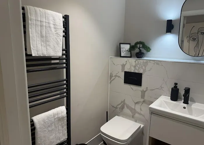 Heart Of Gem 2 Bed 2 Bathroom Лідс